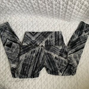 LULULEMON HIGH WAISTED LEGGINGS